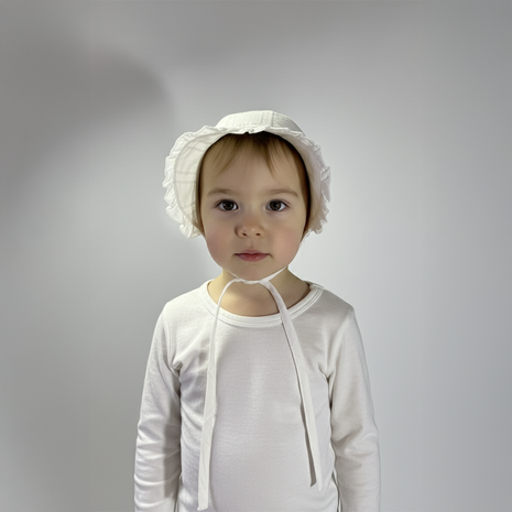 Frilly Bonnet